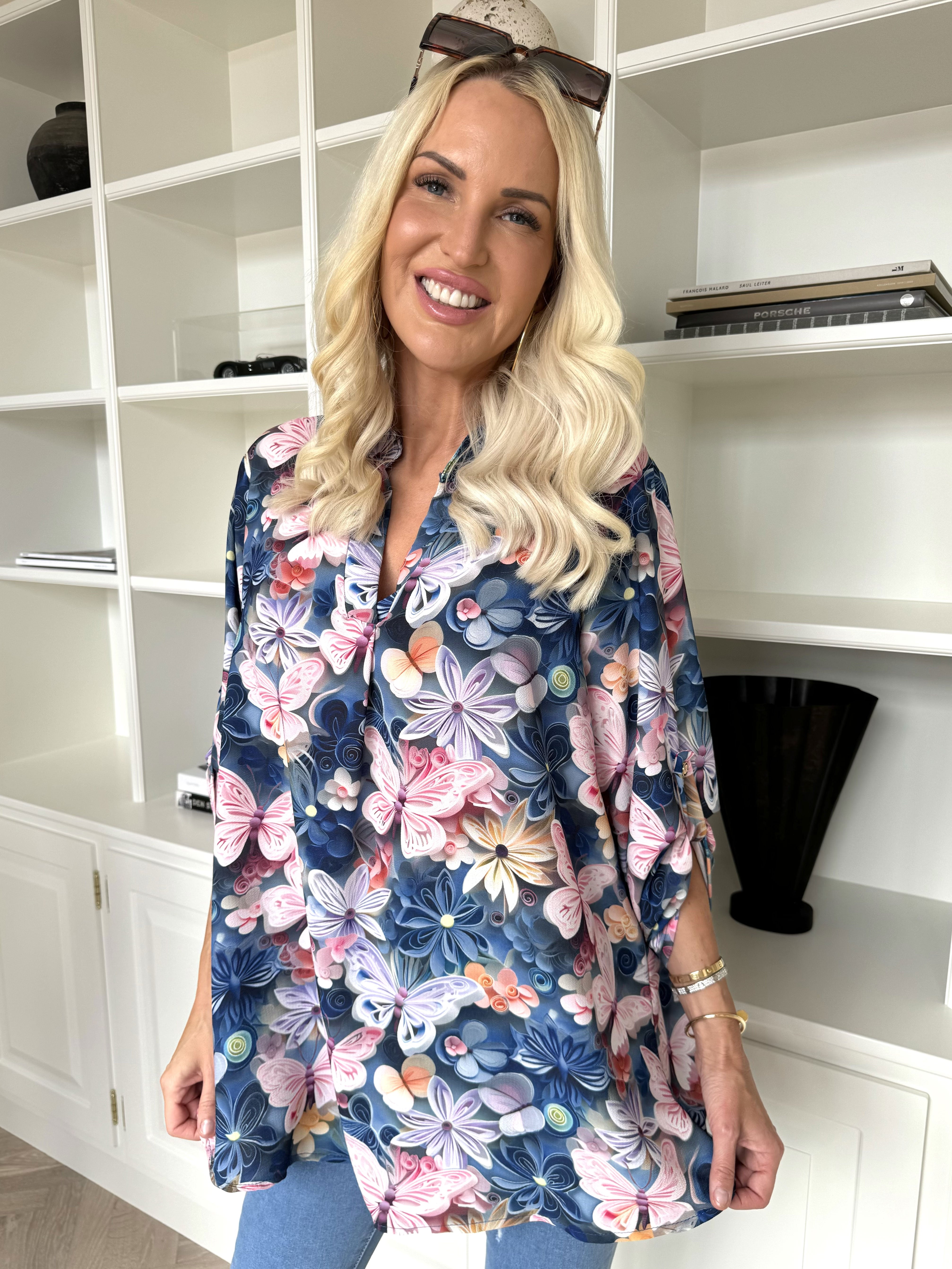 Vanesa Butterfly - Sød tunika i viskose med sommerfugleprint